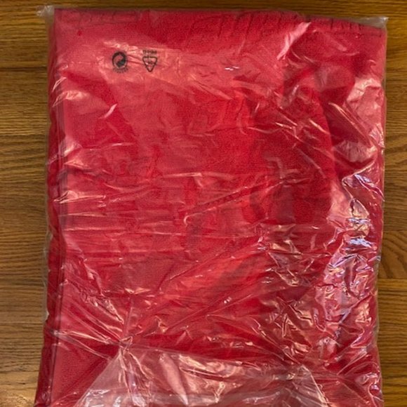 Supreme Tonal Repeat BEACH TOWEL ~brand new in sealed packaging - Picture 6 of 10